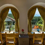 公寓 Neve Nincs Nyaralo - Oenallo Haziko- Privat Szfera