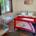 Апартаменты Neve Nincs Nyaralo - Oenallo Haziko- Privat Szfera
