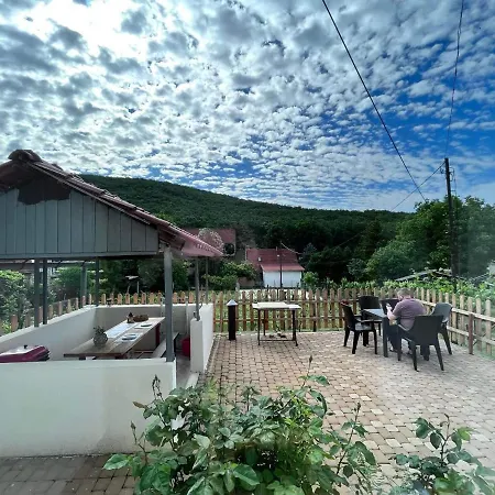 Apartman Neve Nincs *