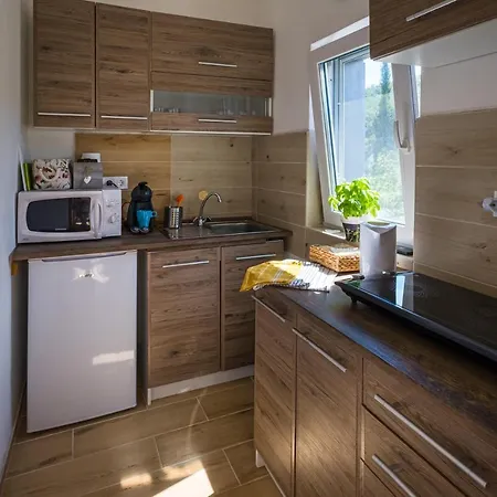 Apartamento Neve Nincs - önálló Házikó- Privát Szféra