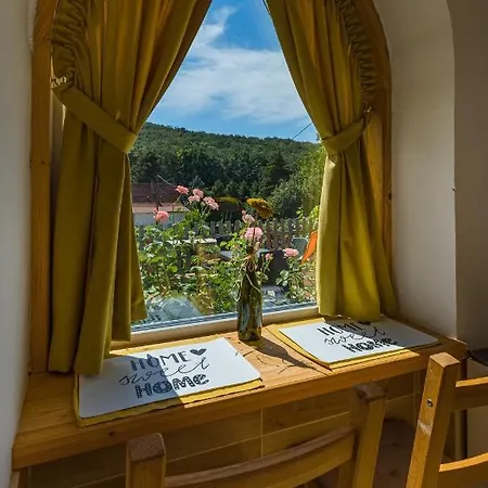 Apartamento Neve Nincs - önálló Házikó- Privát Szféra