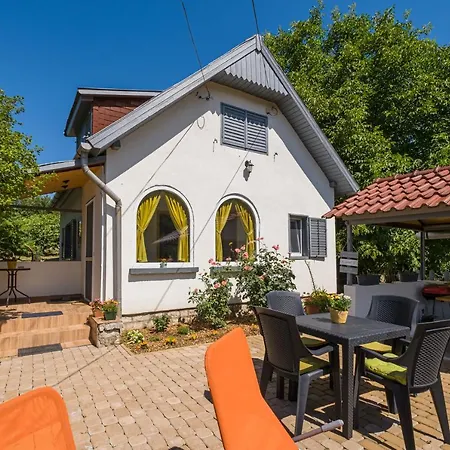 Apartamento Neve Nincs - önálló Házikó- Privát Szféra *