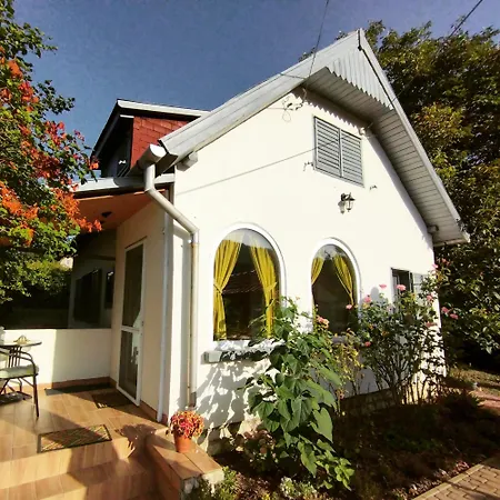Apartamento Neve Nincs - önálló Házikó- Privát Szféra